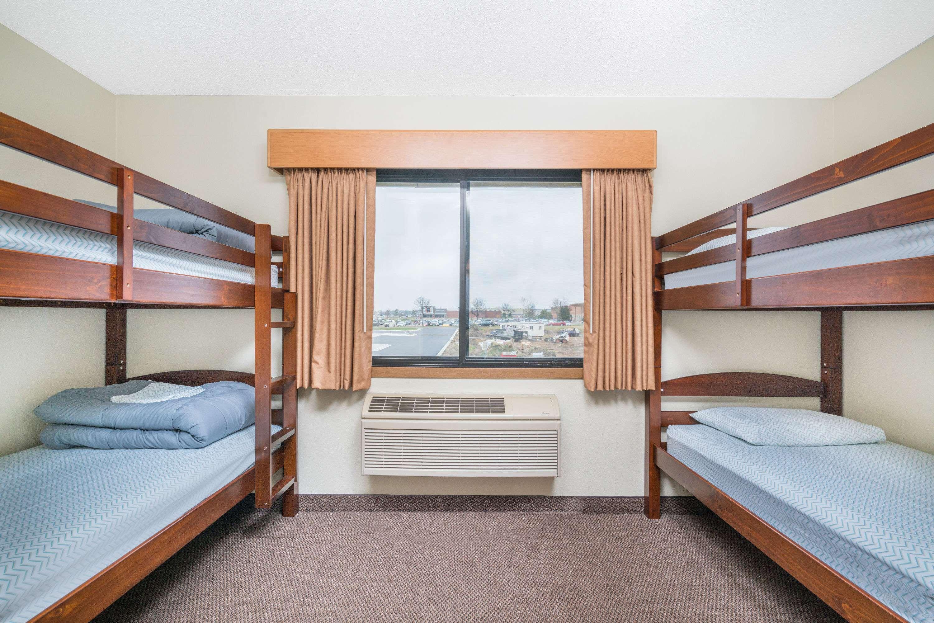 Days Inn & Suites By Wyndham Baxter Brainerd Area Eksteriør billede